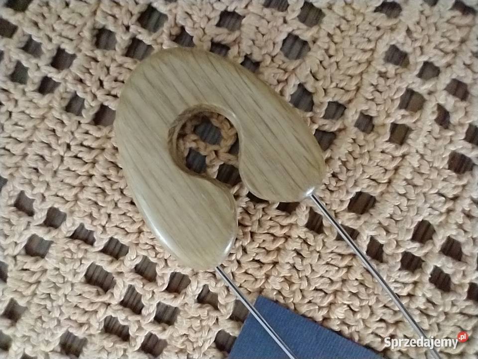 Klasyczna dębowa agrafka brosza rękodzieło Łódź