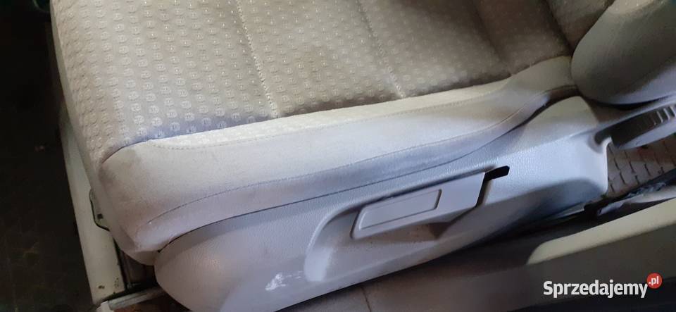 Fotel kierowcy VW Touran Rok produkcji 2003 Nisko