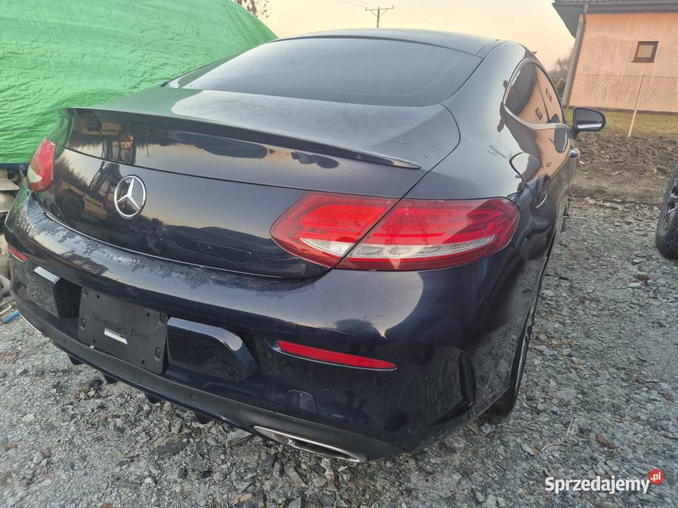 Mercedes C300 Coupe 2017 pakiet AMG uszkodzony w
