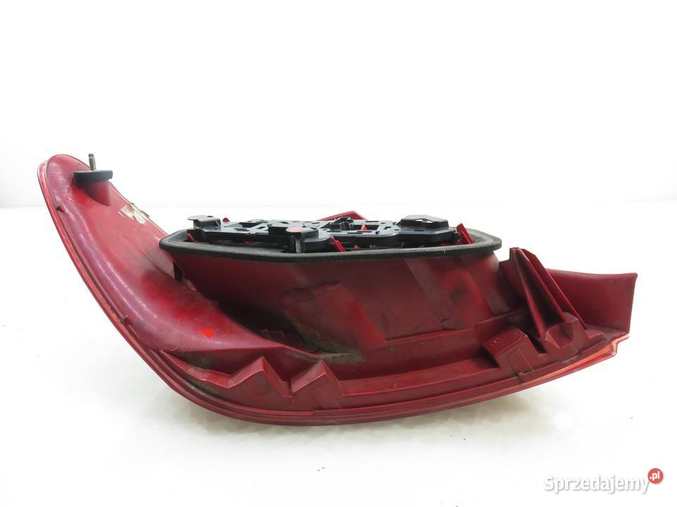 LAMPA PRAWA TYLNA PEUGEOT 307 3AC osobowe