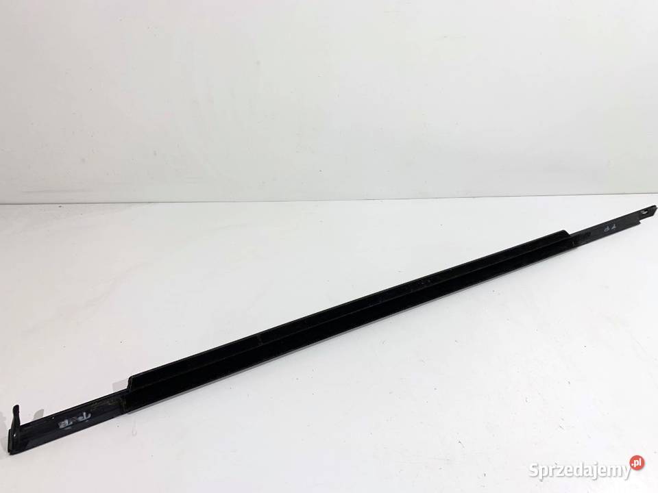 LISTWA ZGARNIAJĄCA PRZÓD PRAWY BMW G30