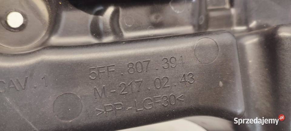 CUPRA FORMENTOR ŚLIZG ZDERZAKA PRAWY TYŁ