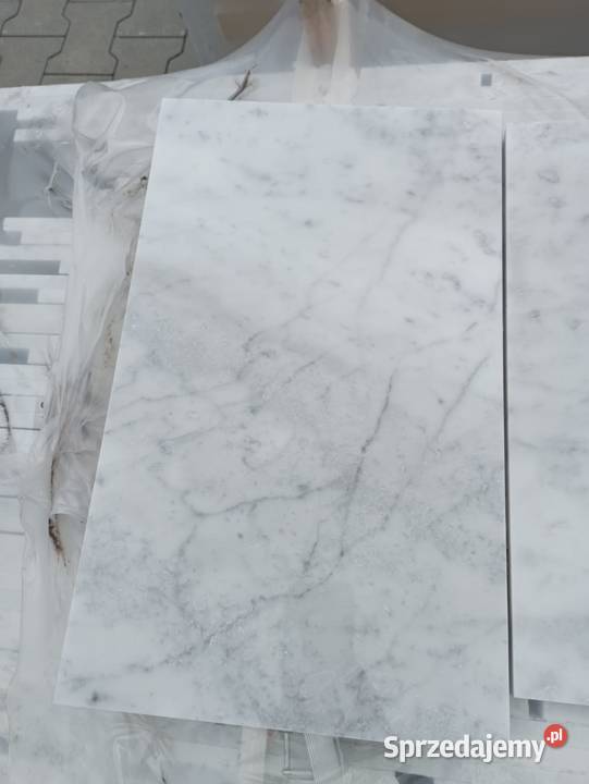 Płytka marmurowa CARRARA BIANCO pasy 2 poler
