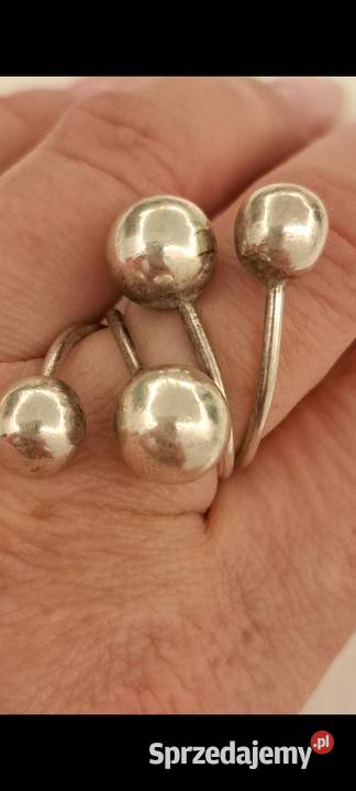 pierścionek ze srebra z kulkami