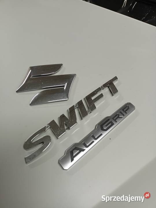 Suzuki Swift Mk 8 AllGrip znaczki tylnej klapy