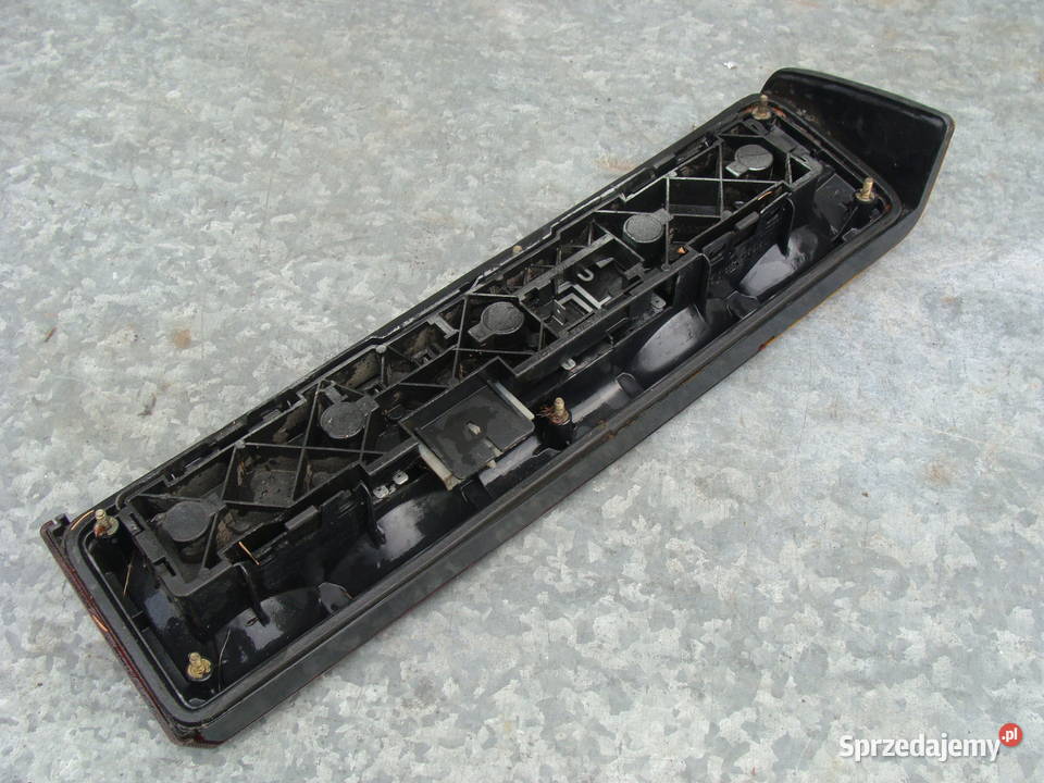 VW SANTANA LAMPA TYLNA LEWA 325945111A Goleniów