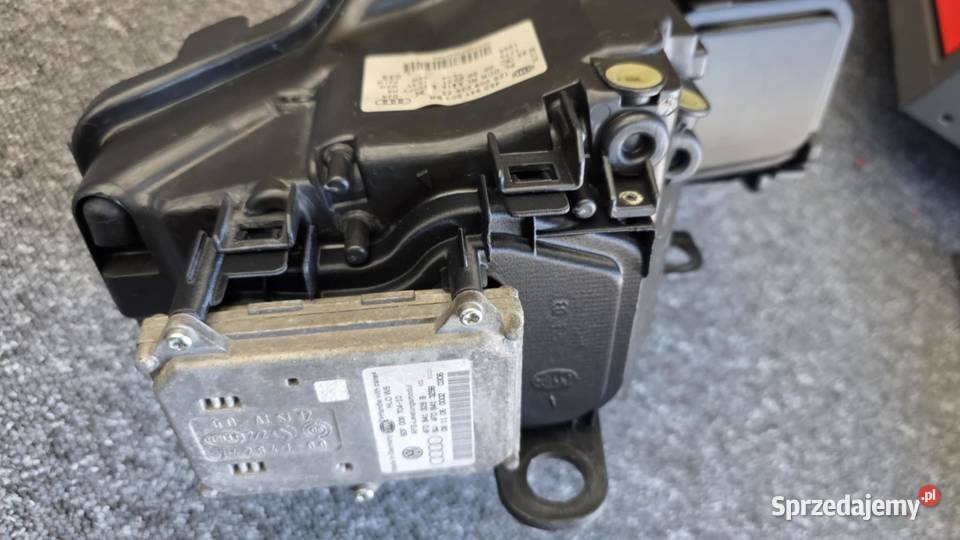 Dekiel zaślepka osłona reflektora xenon Audi A8 Kielcza