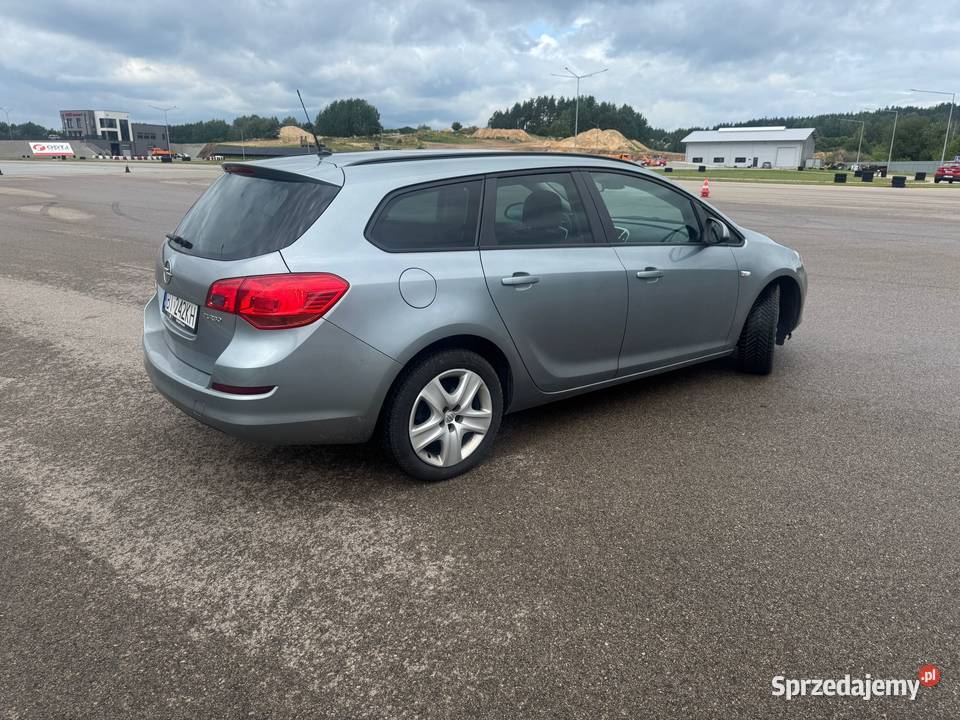 Opel Astra J 14 Turbo 140 zadbana doinwestowana