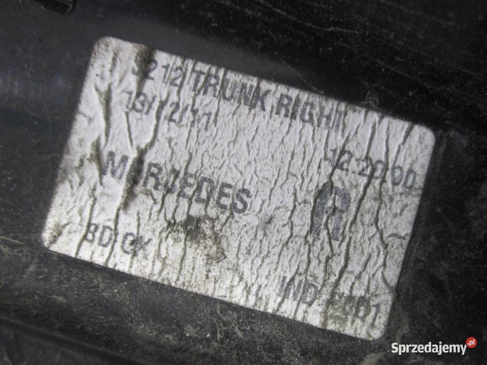 MERCEDES E IV W212 12r lampa prawa tył w klapę