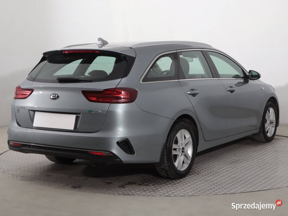 Kia Ceed 16 CRDi MHEV szary