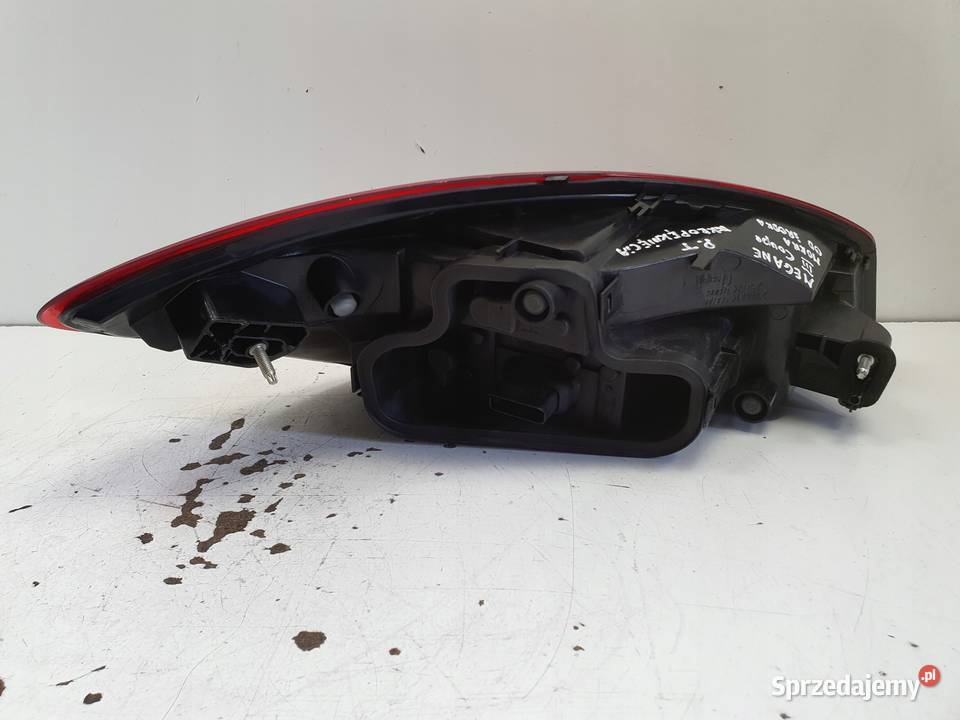 Renault Megane III Coupe 0816r TYLNA LAMPA PRAWA Rudka