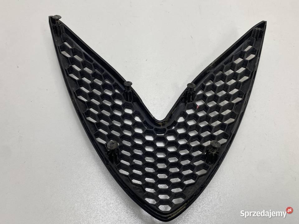 SUZUKI SIXTEEN UX125 GRIL NOSEK WLOT POWIETRZA