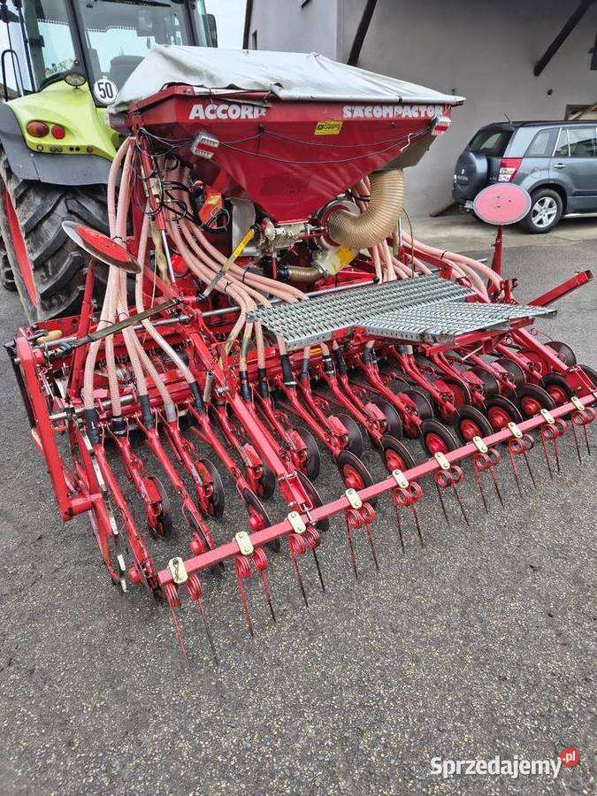 Zestaw uprawowo siewny Accord z broną wirnikową Miedźna