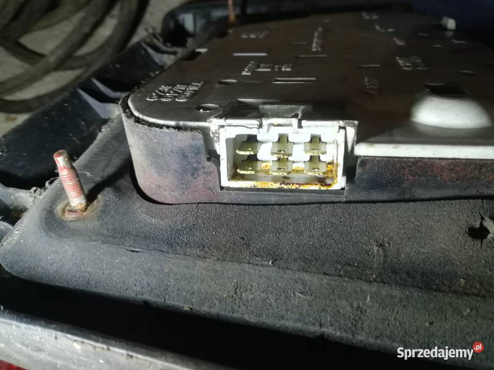 Mazda 626 1987r tylne lampy Chojna