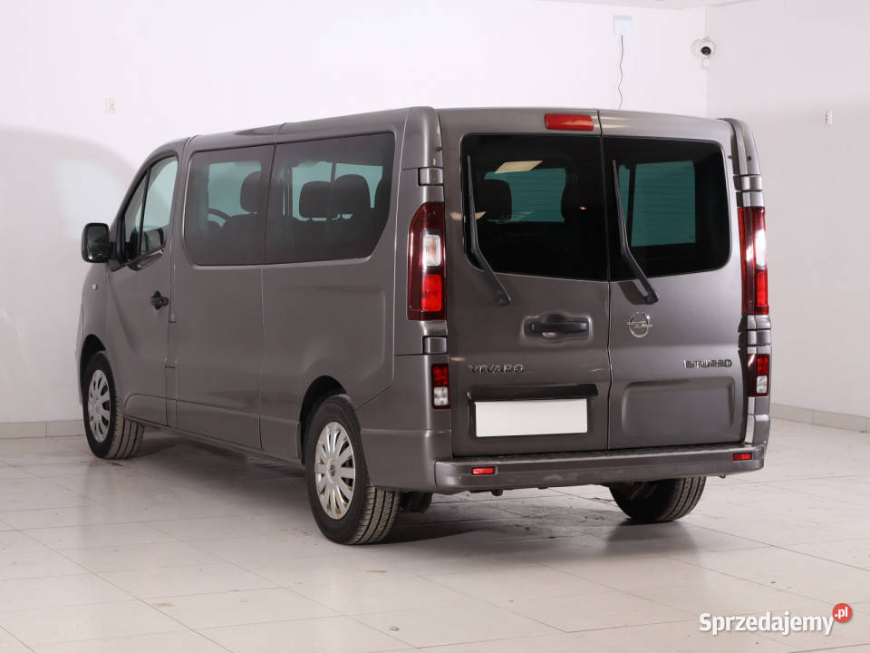 Opel Vivaro 16 BiCDTI czujnik parkowania Piaseczno sprzedam