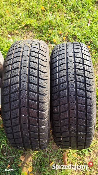 2 opon zimowych 2256516 C Wzmacniane Samochodowe Zwoleń sprzedam