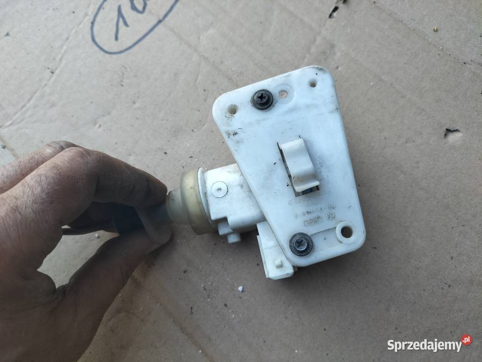 POMPKA ZAMKA AUDI 80 B4 KOMBI Kamień-Kolonia