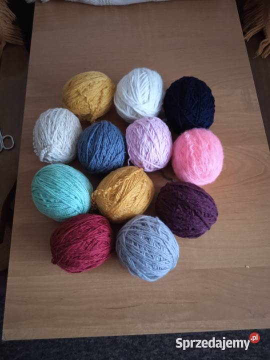 Włóczka na robótki ręczne na szydełko 12 kulek Kraków