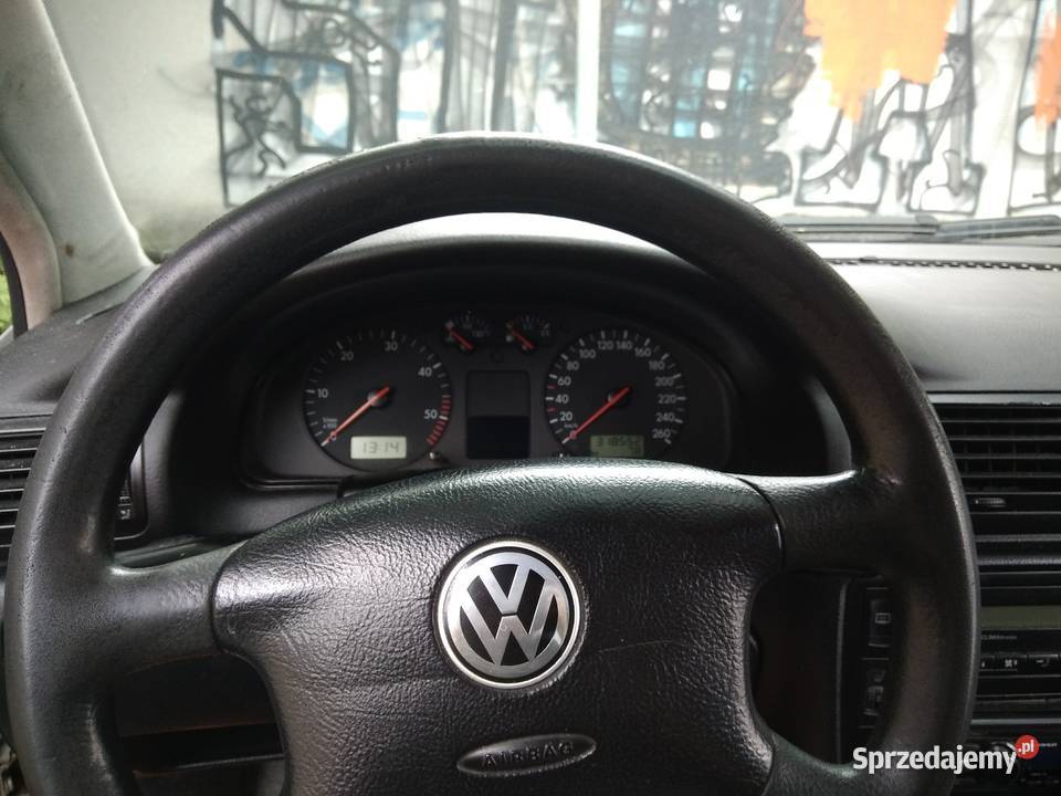 Volkswagen passat b5 uszkodzony Passat Rzeszów