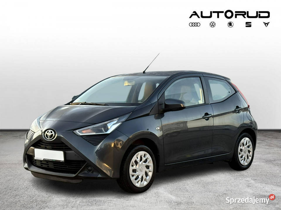 Toyota Aygo X Play 10 VVTi 72 2020 Bezwypadkowy wielofunkcyjna kierownica Kielce