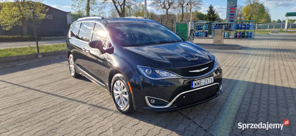 Chrysler Pacifica 2017 7 os dach monitory 130 Kałuszyn