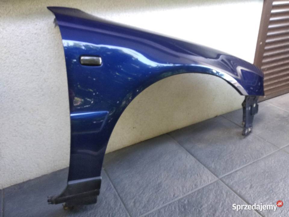 Audi A4 B5 LIFT FL błotnik przedni prawy osobowe Sieradz