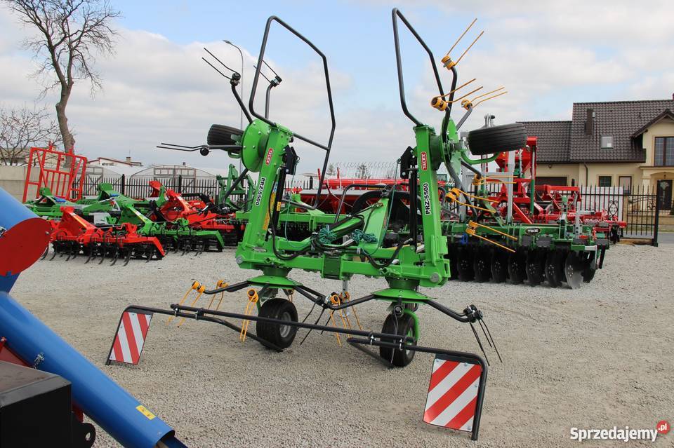Przetrząsacz 4 wirnikowy 5 5 m karuzela Tornado nieuszkodzony Maszyny zielonkowe Rogóźno