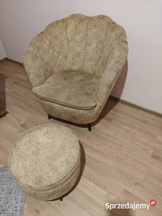 Fotel uszak z podnóżkiem 91cm Radom