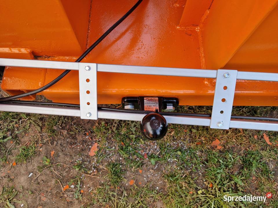 Rębak spalinowy do gałęzi Radomice