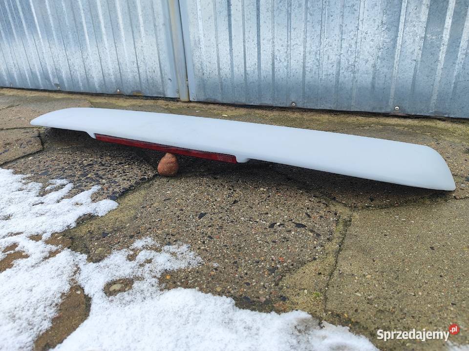 Audi 80 Avant Spoiler Lotka Daszek ze światłem Lututów