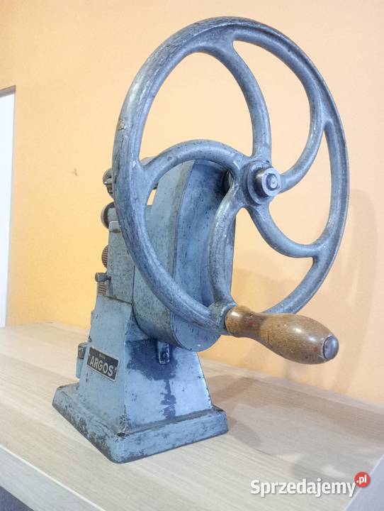 Maszyna szewska do cięcia i szarfowania gumy Lublin