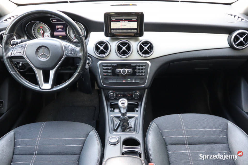 Mercedes CLA 200 bluetooth