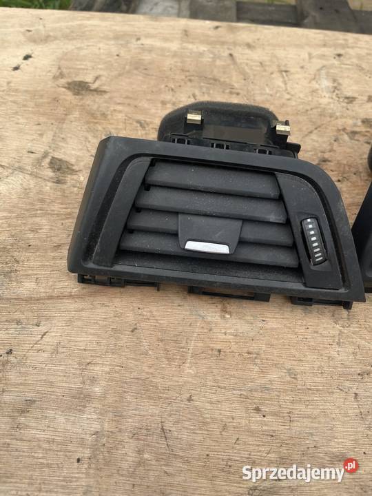 Kratka nawiewu lewa BMW F30 F31 F32 sprzedam