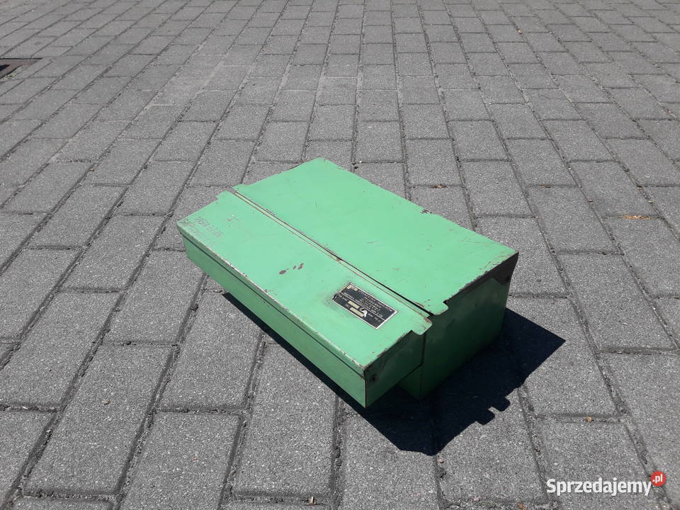 Skrzynka narzędziowa Fiat 126P pod siedzenie PRL Gdynia