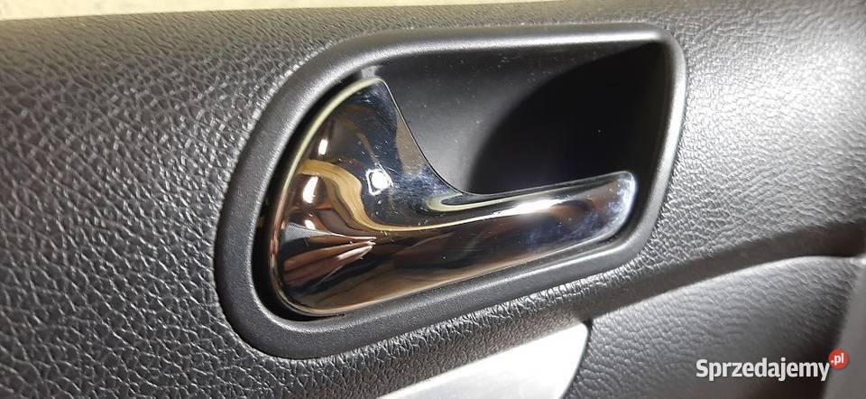 Boczek tapicerka drzwi VW Golf V Lewy przód osobowe świętokrzyskie