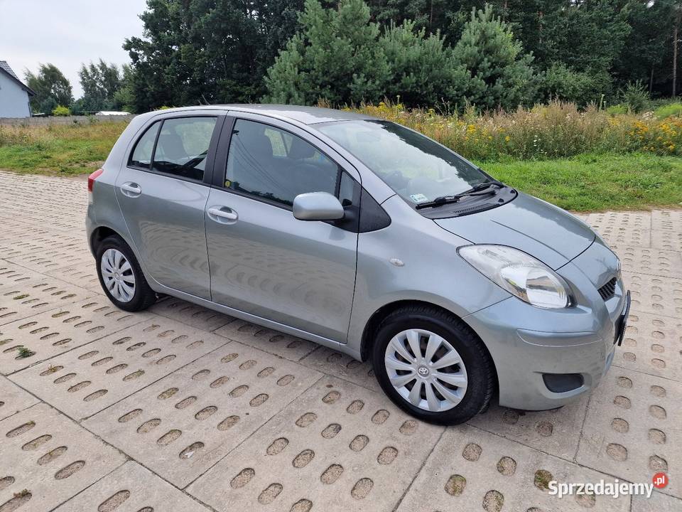 Toyota Yaris II LIFT 13SalonPlbez korozji Yaris Niestępowo sprzedam