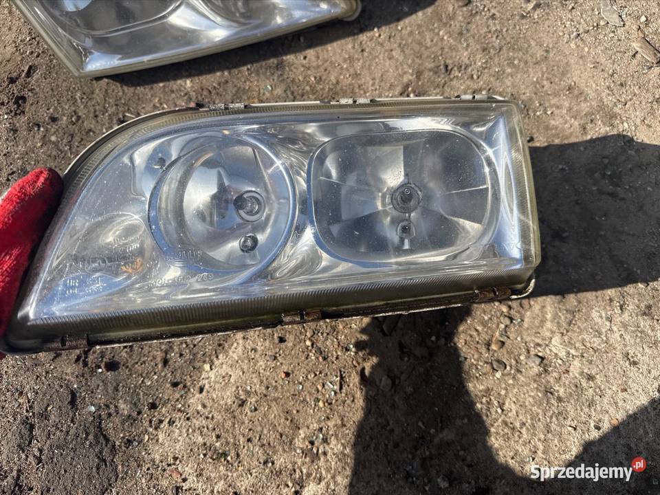 Lampa przód prawa Volvo v40 s40 I osobowe wielkopolskie Ostrów Wielkopolski sprzedam