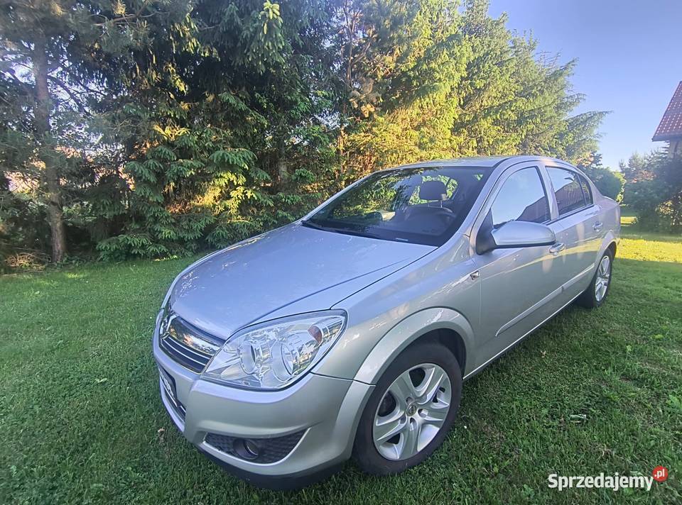 Opel Astra H Sedan 13 Diesel diesel Sieradz