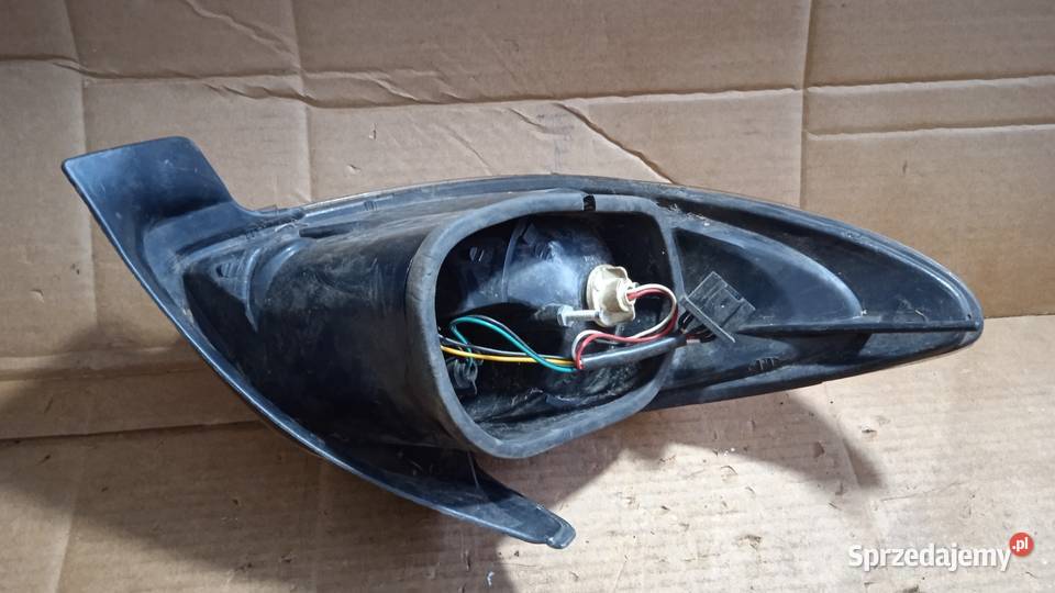 PEUGEOT 206 CHROM LAMPA TYŁ PRAWA Zbierkowo