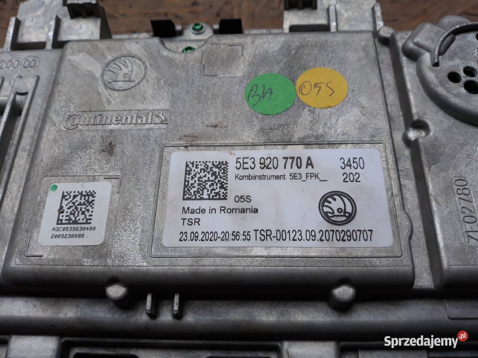 SKODA OCTAVIA IV 4 LICZNIK VIRTUAL ZEGARY LCD Wyposażenie wnętrza Międzychód