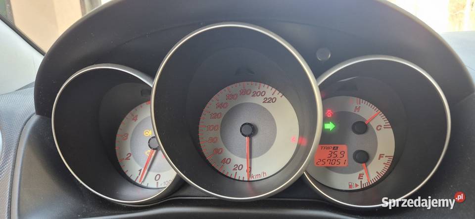 MAZDA 3 HATCHBACK 1600 CITDHAK 257100km dolnośląskie