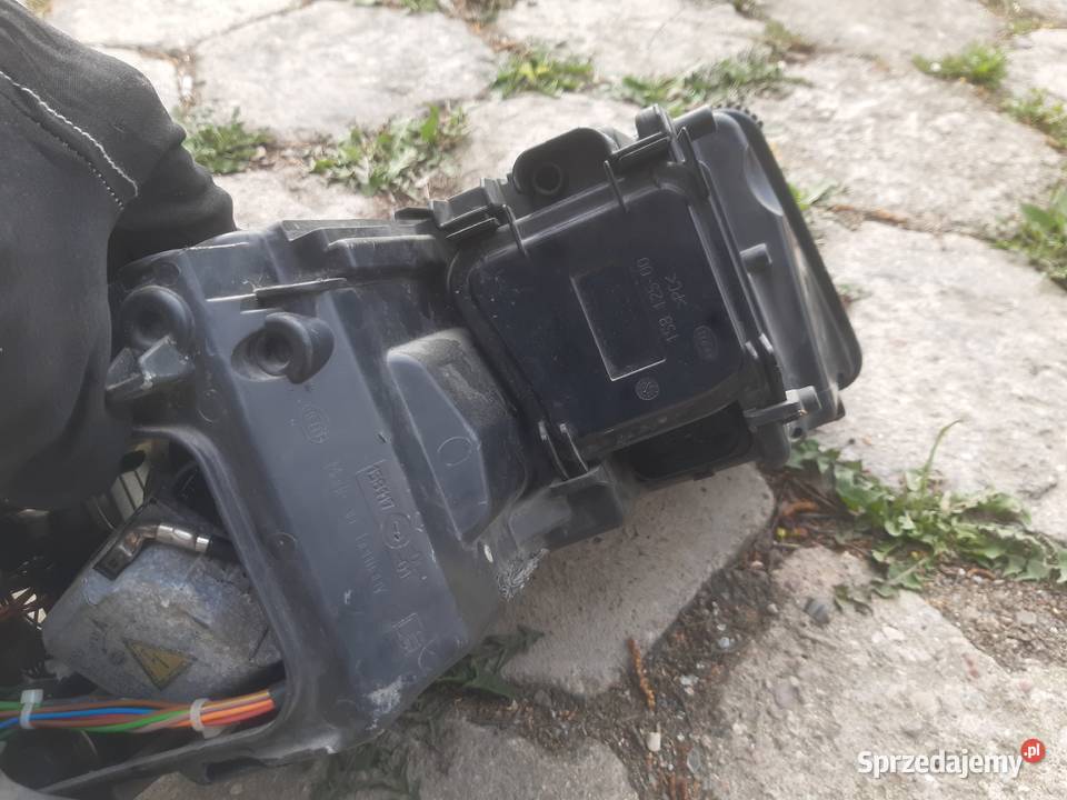 Lampa Audi a8 d2 przednia lewa uszkodzona Lampy przednie Biała Podlaska
