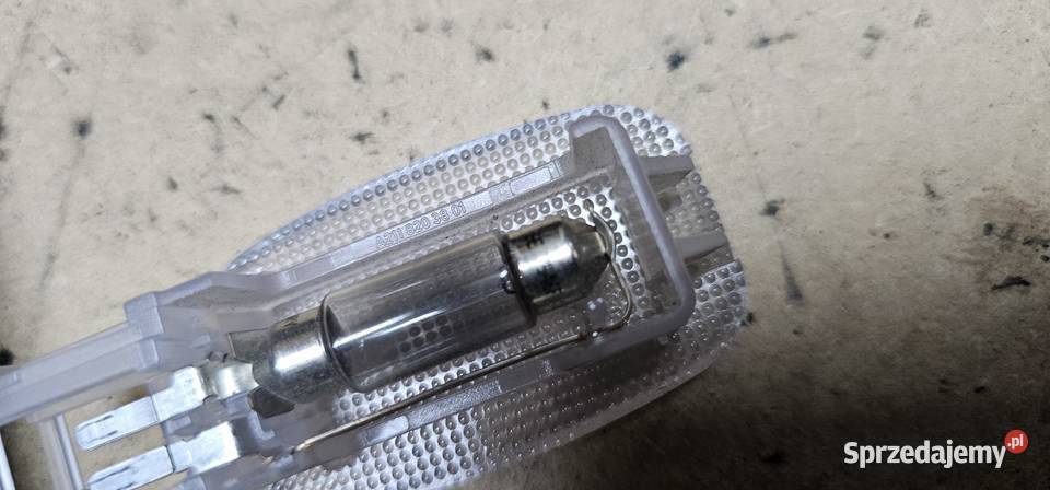 Lampka fotela mercedes w211 2119140010 wielkopolskie Zbąszyń