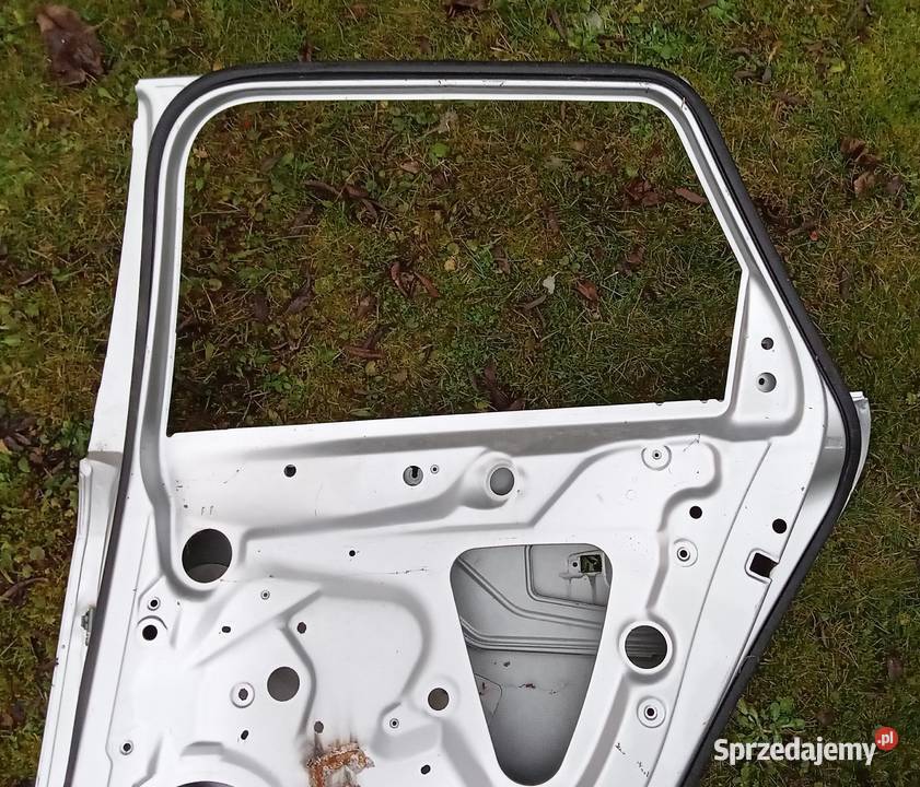 Audi A3 8V Hathback drzwi tylne prawe wielkopolskie Przeźmierowo