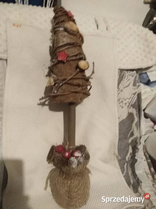 Ozdoba w kształcie drzewa wykonana z naturalnych Ostrołęka