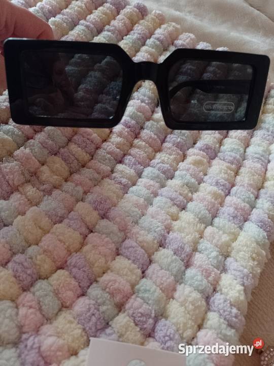Geometryczne czarne okulary przeciwsłoneczne z