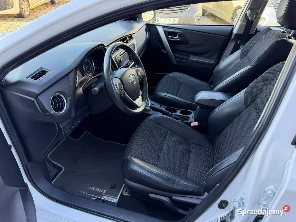 Toyota Auris 18 HSD 136 Prestige Skóra PDC autoalarm Otwock Mały
