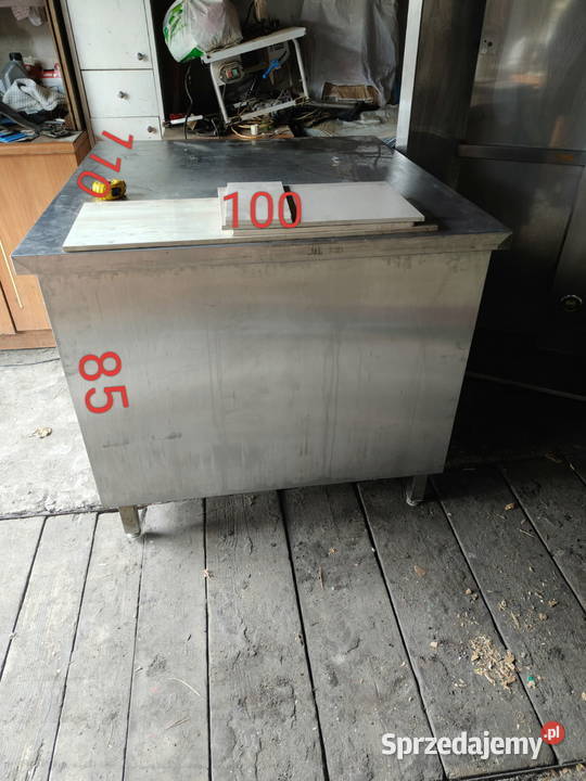 Stół gastronomiczny zabudowany z drzwiami