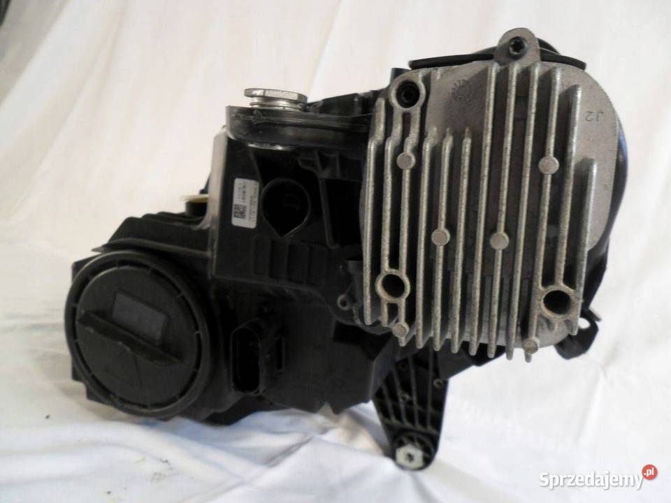 Reflektor Przód strona prawa MercedesBenz EQC Lampy przednie wielkopolskie sprzedam