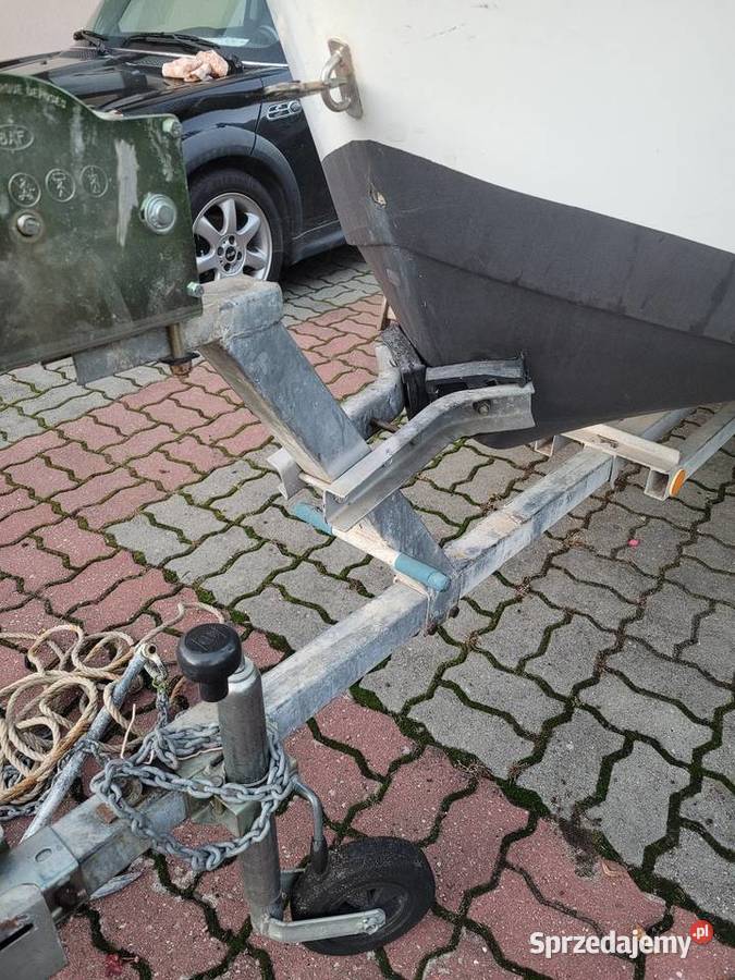 Łódź kabinowa motorówka 42m Honda 15 czterosuw Złotów